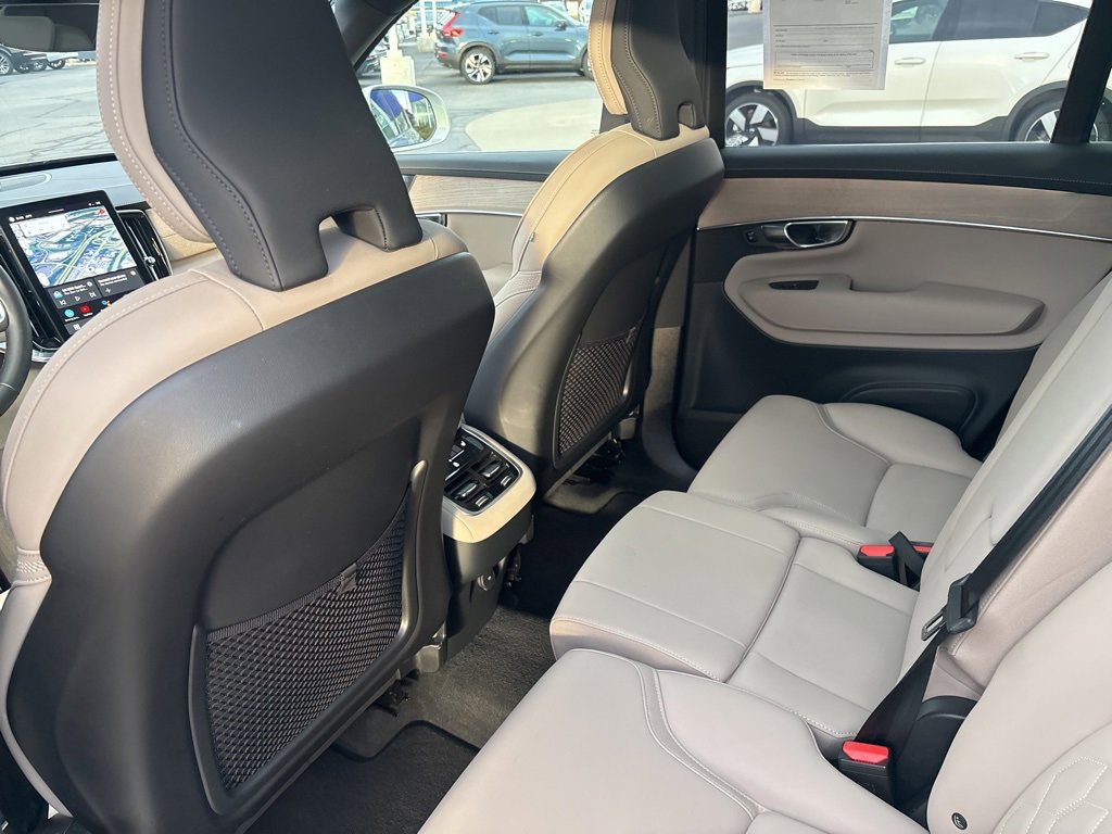 Certified 2025 Volvo XC90 B6 Plus image 37