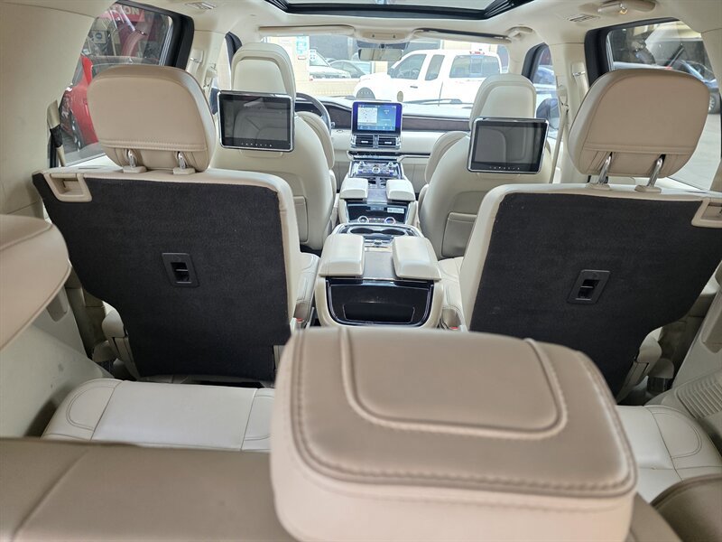 Used 2018 Lincoln Navigator L Reserve AWD/4WD image 15