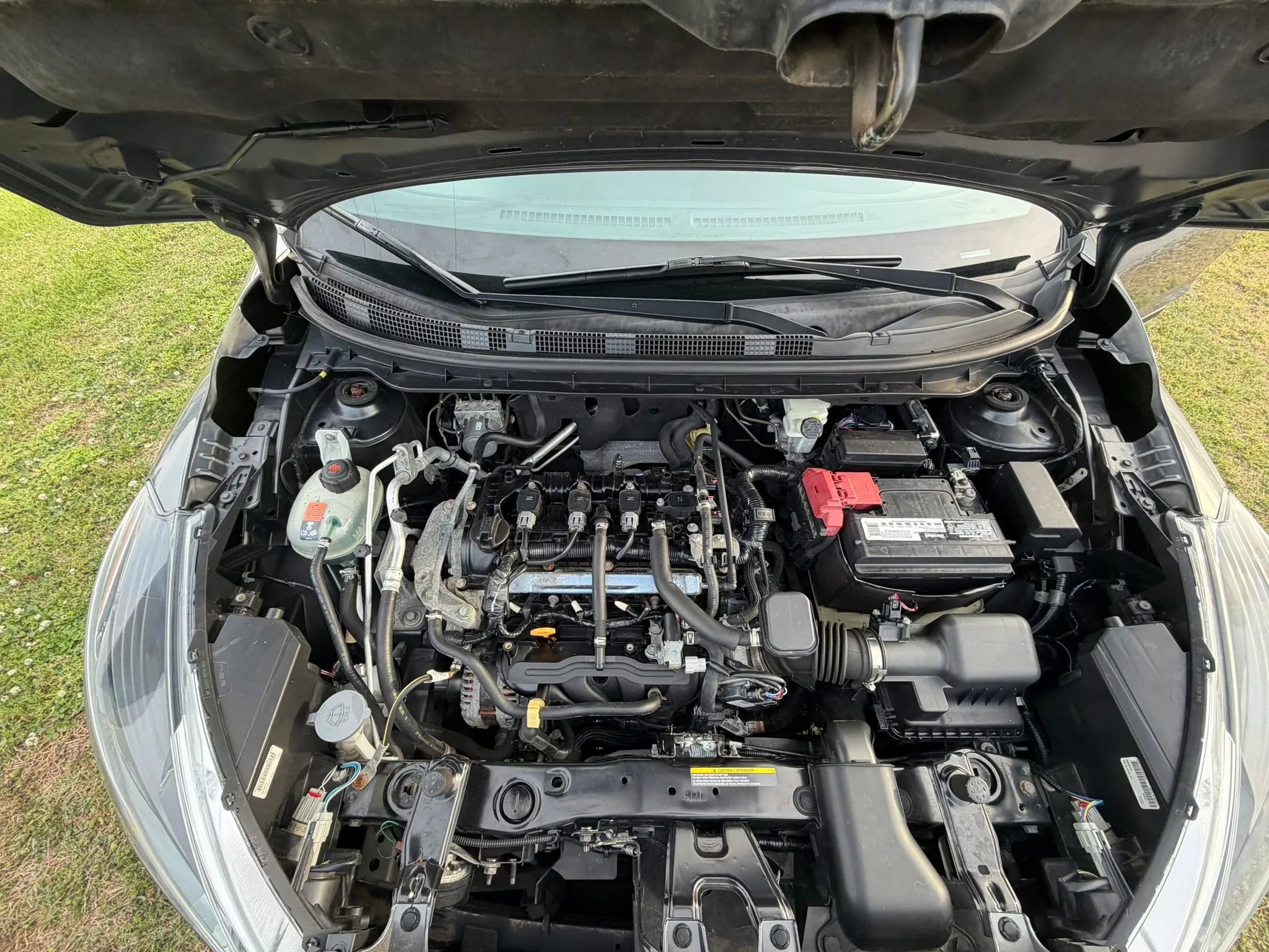 Used 2019 Nissan Kicks SR w/ Exterior Electronics Package image 18