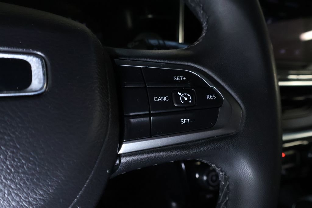 Used 2024 Jeep Compass Latitude image 22