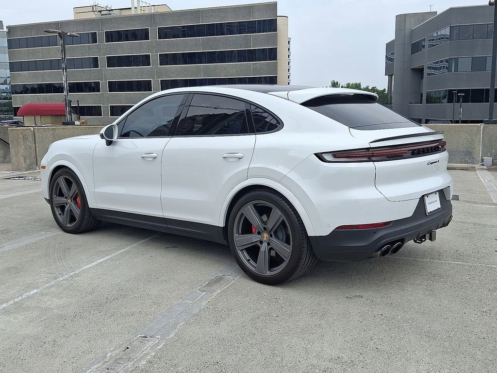 Used 2024 Porsche Cayenne S image 3