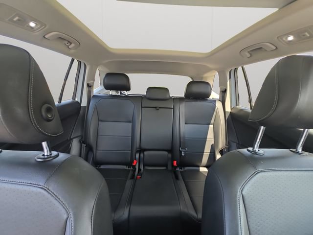 Used 2019 Volkswagen Tiguan SEL AWD/4WD image 16