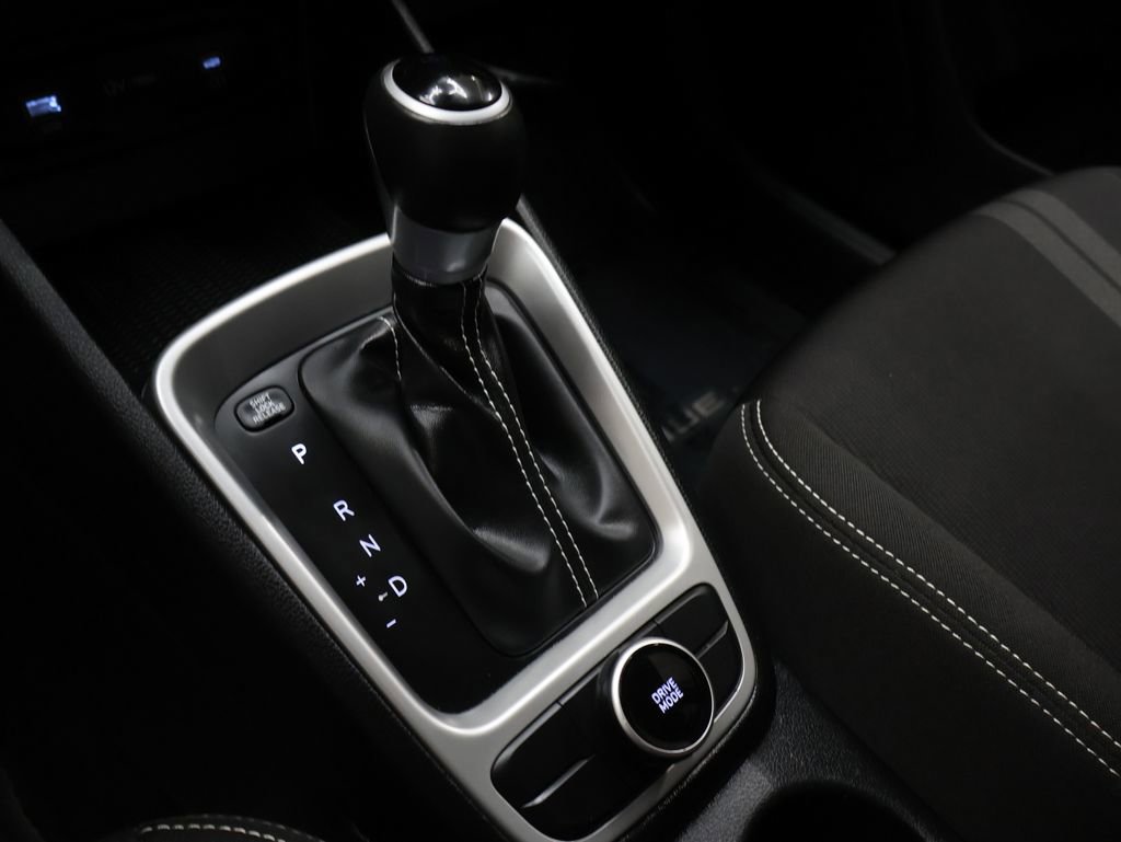 Used 2023 Hyundai Venue SEL image 23