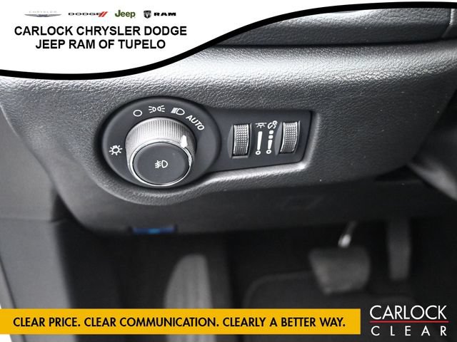 New 2026 Chrysler Pacifica Limited w/ Uconnect Theater Family Group FWD image 17