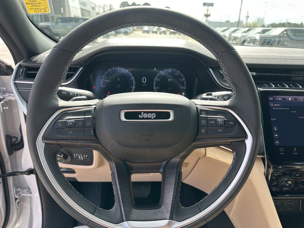 Used 2024 Jeep Grand Cherokee Limited image 13