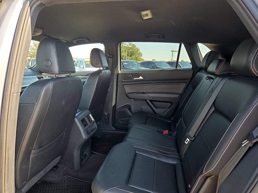 Used 2022 Volkswagen Atlas Cross Sport SE FWD image 13