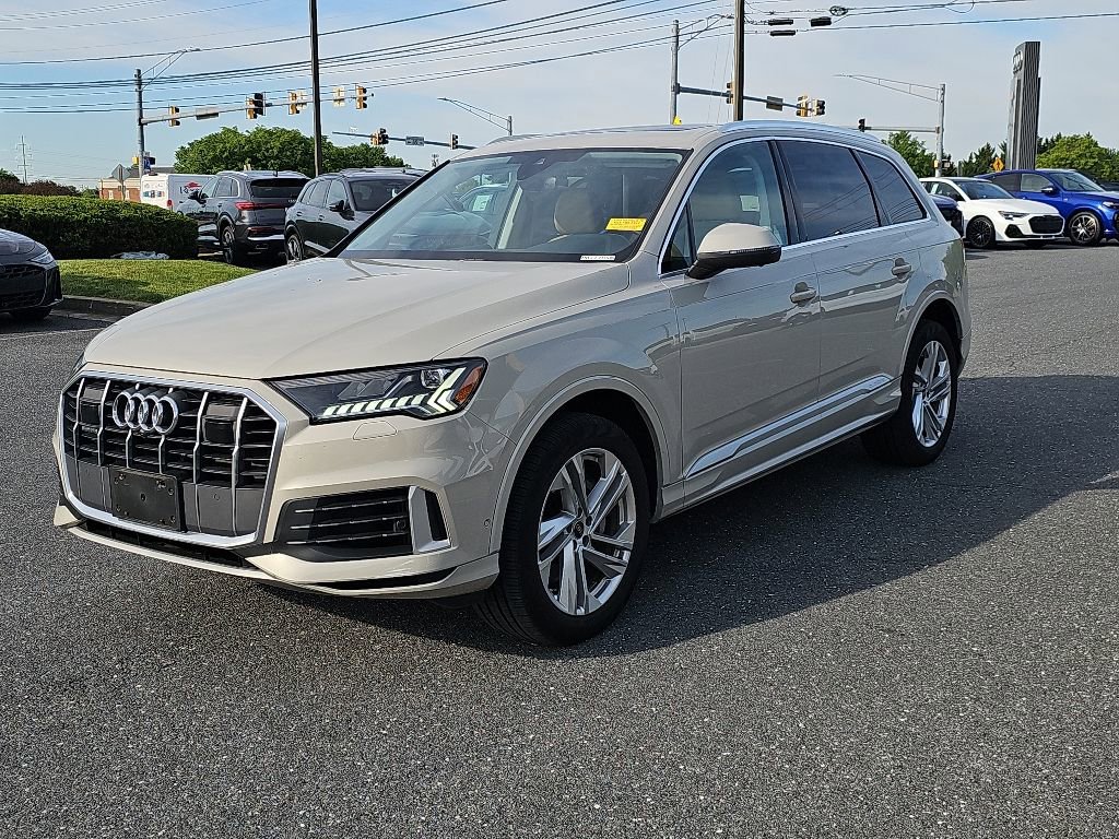 Used 2023 Audi Q7 3.0T Premium Plus w/ Premium Plus Package AWD/4WD image 16