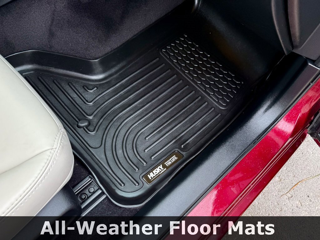 Used 2017 Chrysler 300 Limited w/ Value Package image 16