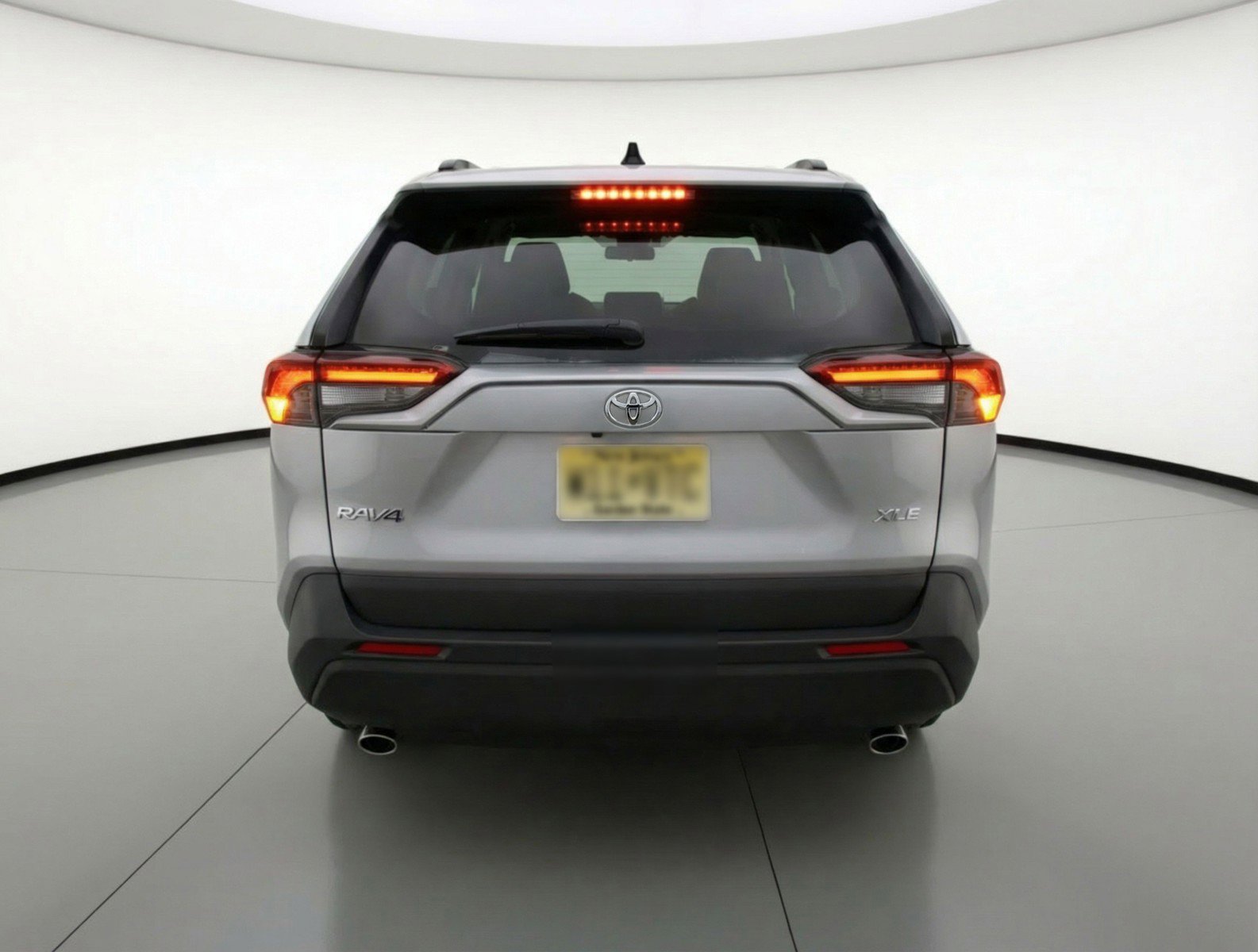 Used 2025 Toyota RAV4 XLE w/ Weather Package FWD image 7