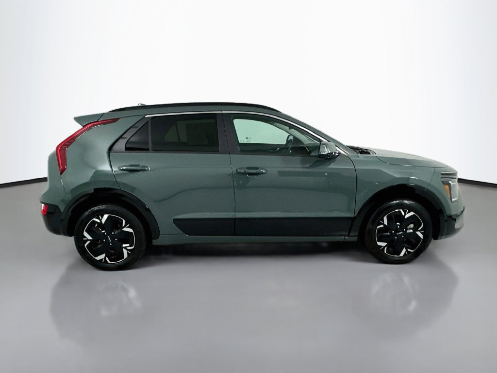 Used 2023 Kia Niro Wind w/ Wind Preserve Package FWD image 9