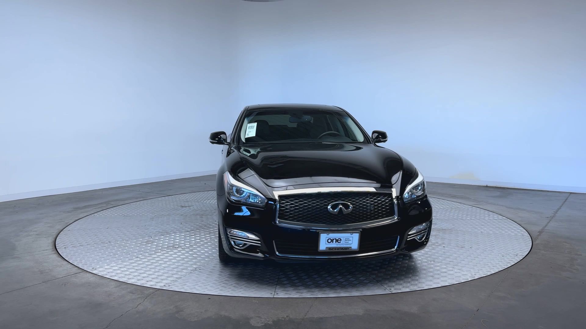 Used 2016 INFINITI Q70 3.7 AWD/4WD image 3