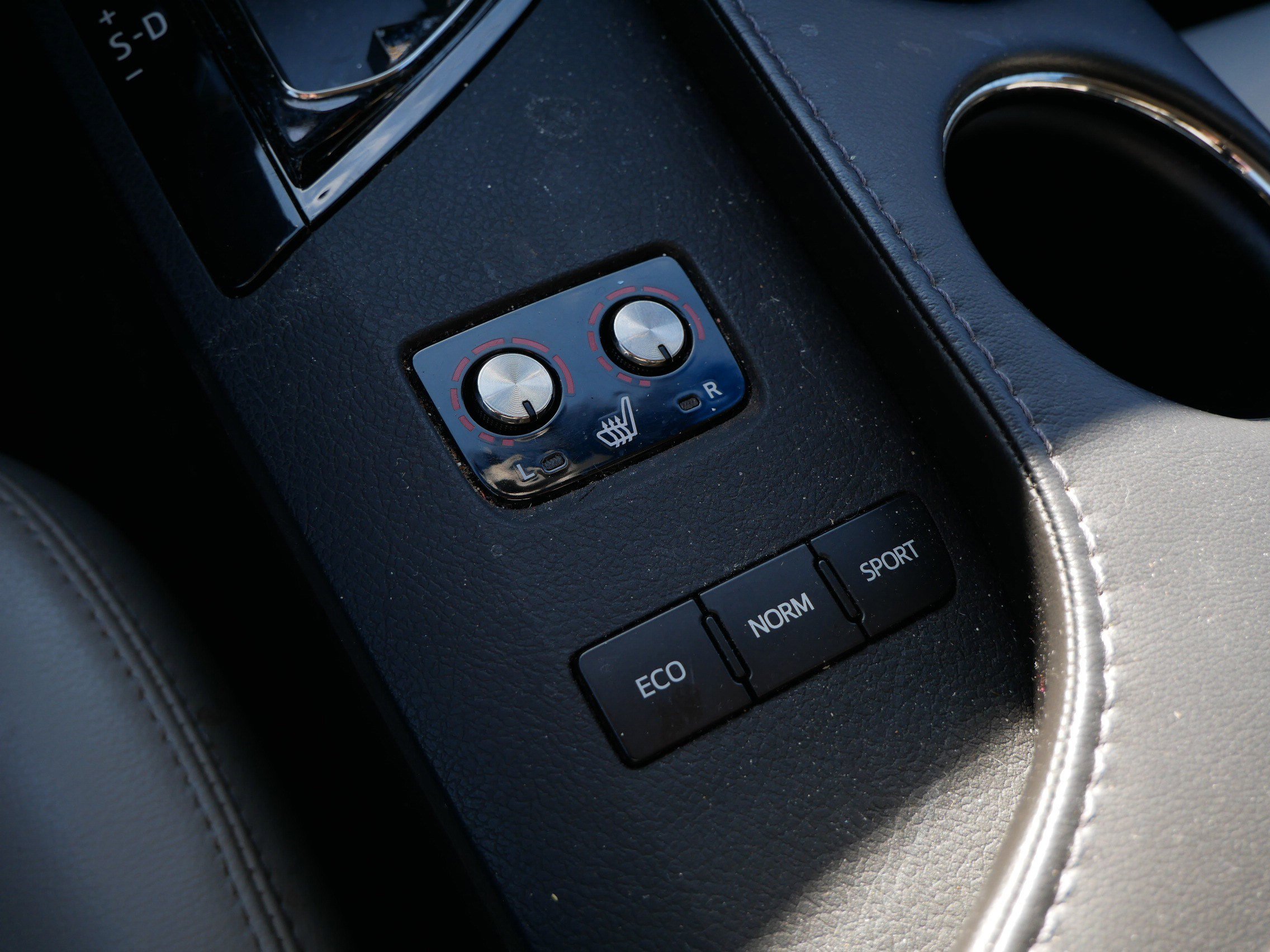 Used 2016 Toyota Avalon XLE Plus image 27