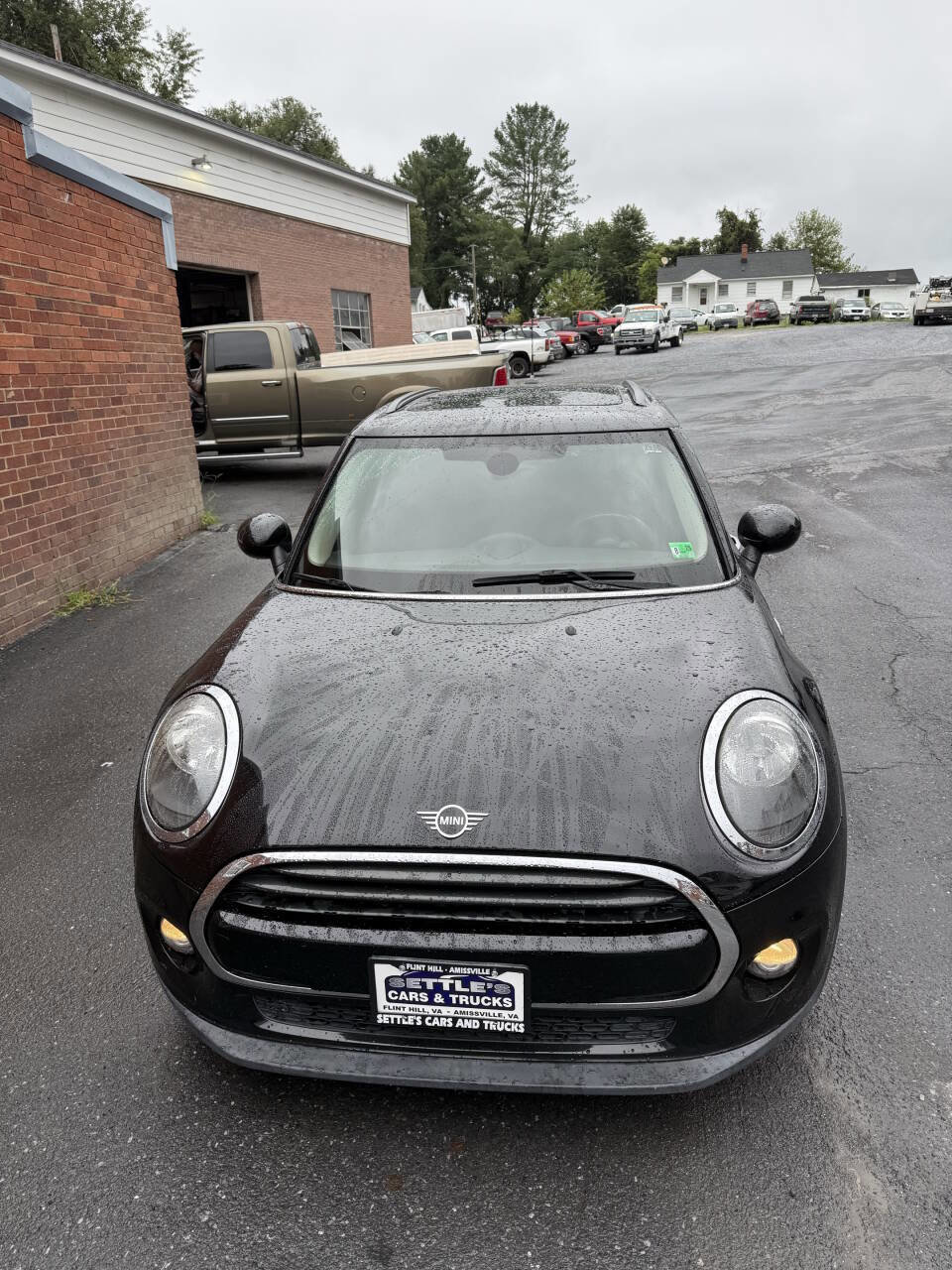 Used 2019 MINI Cooper 4-Door Hardtop image 3