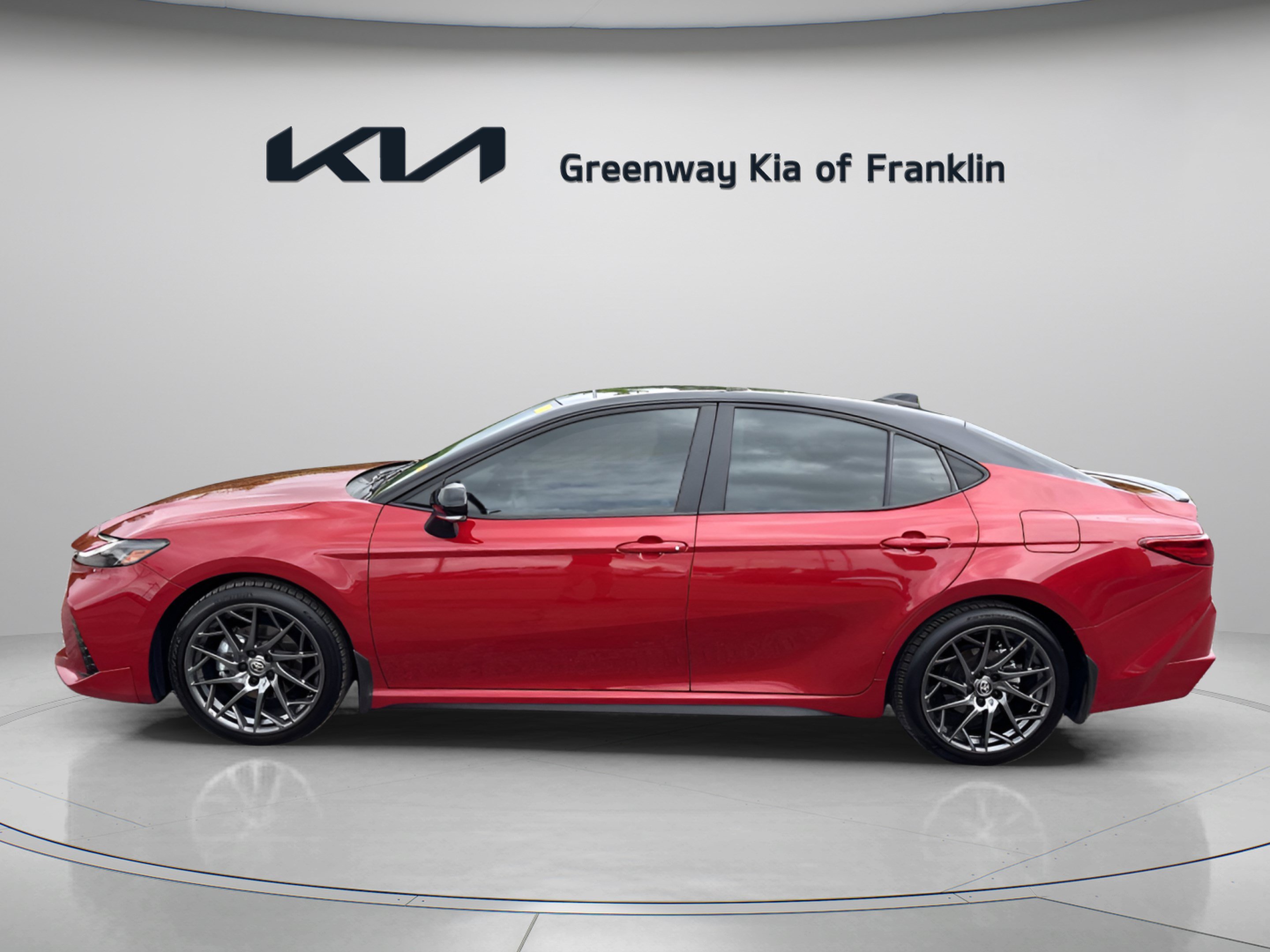 Used 2025 Toyota Camry XSE w/ Premium Plus Package FWD image 4