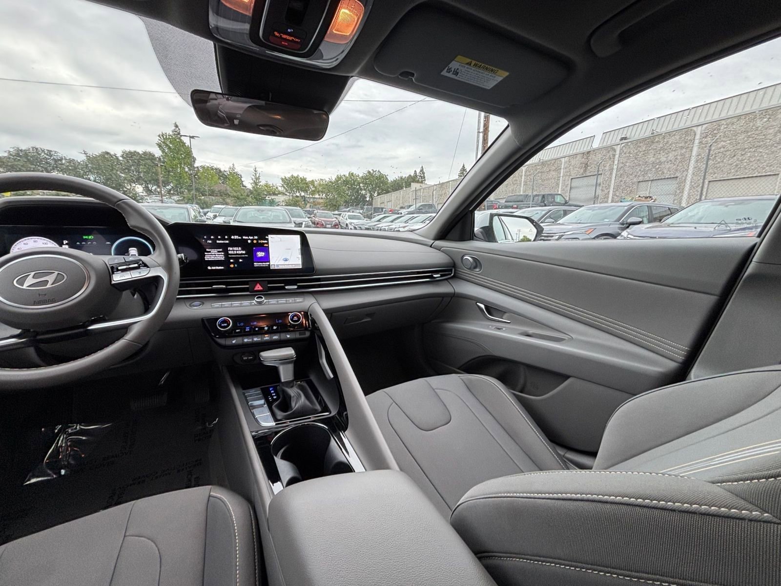 Used 2025 Hyundai Elantra SEL FWD image 36