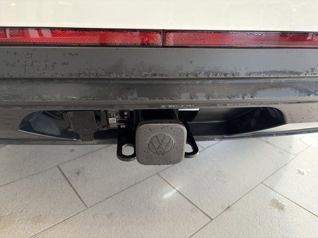 Certified 2022 Volkswagen Atlas SE w/ Black Wheel Package image 9