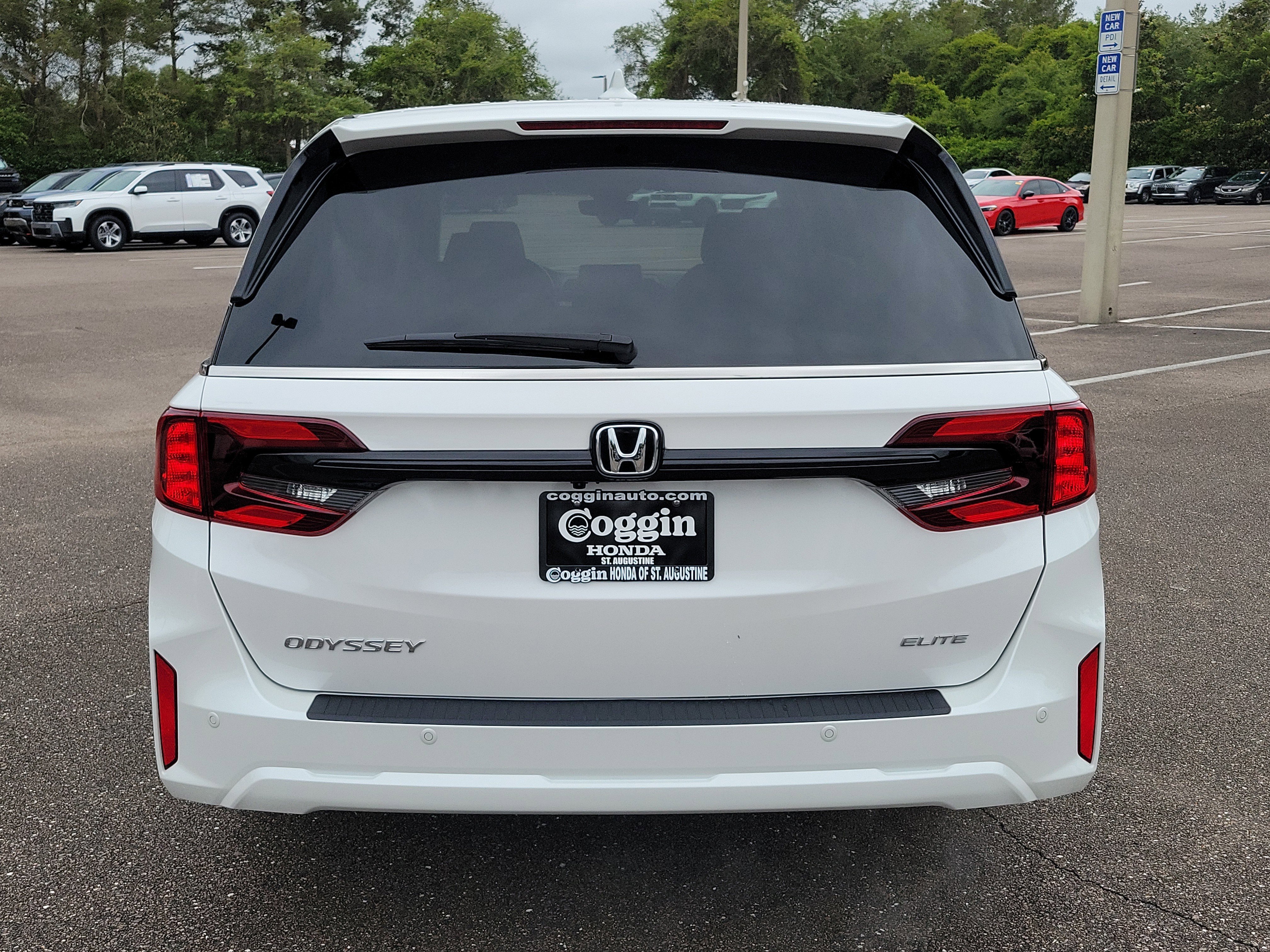 Used 2025 Honda Odyssey Elite image 4