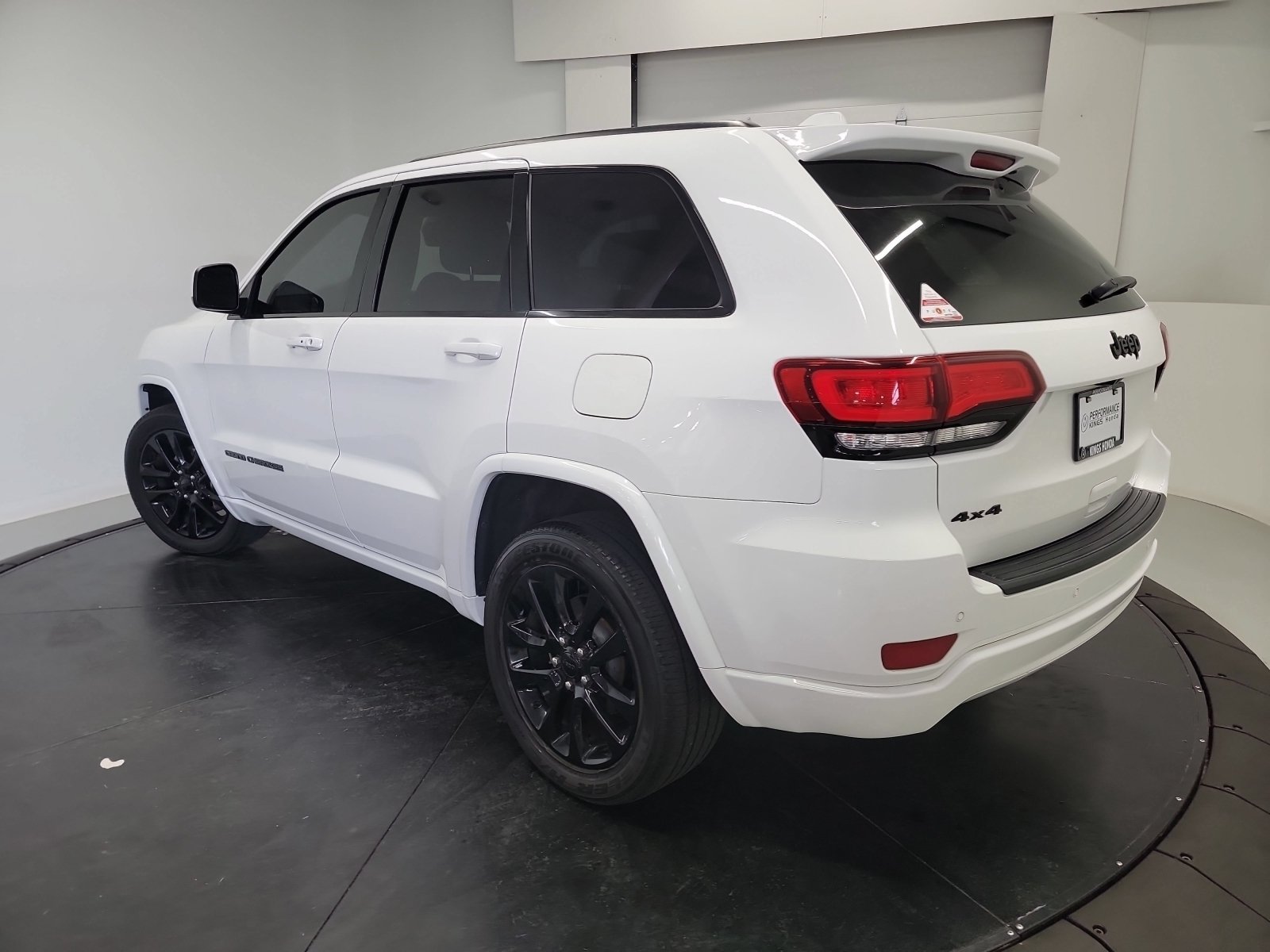Used 2020 Jeep Grand Cherokee Altitude AWD/4WD image 6