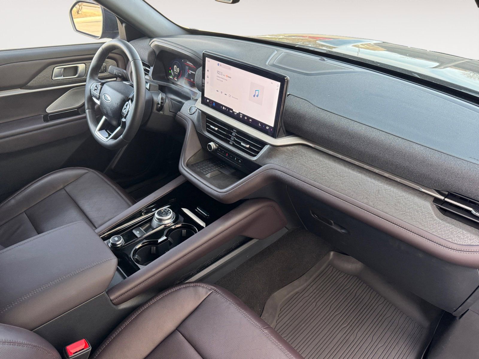 Used 2025 Ford Explorer Platinum image 15