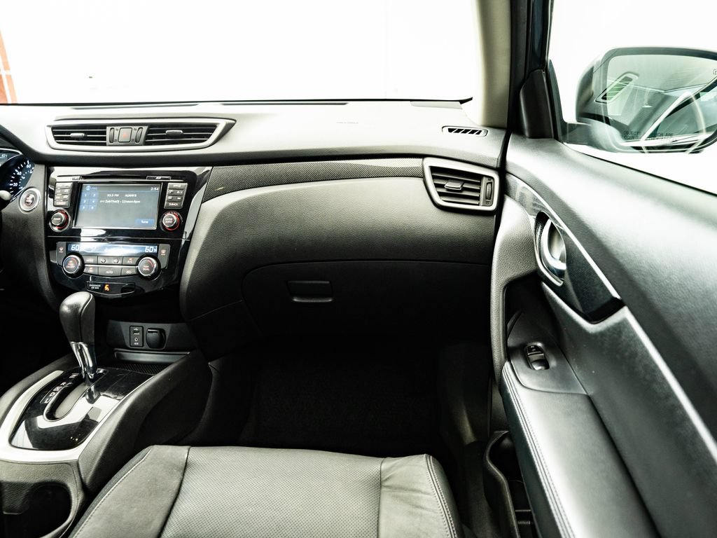 Used 2015 Nissan Rogue SL AWD/4WD image 48