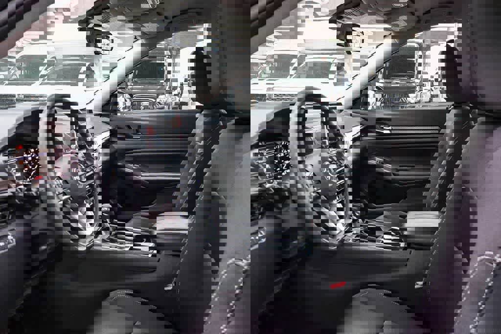 Used 2024 Nissan Altima 2.5 SV image 17