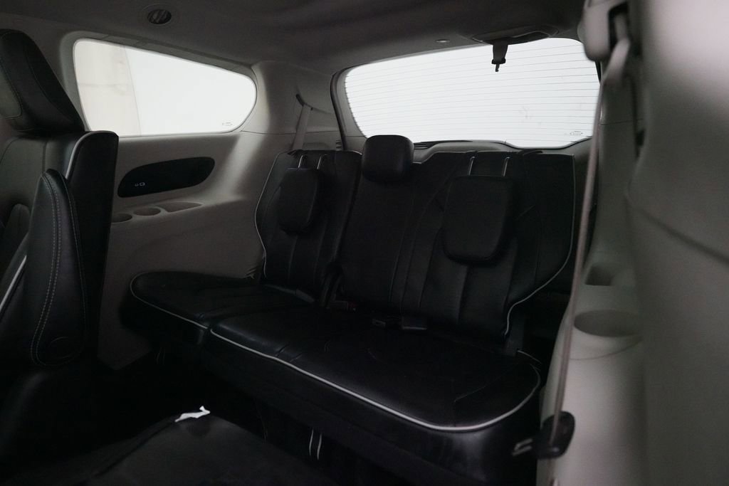 Used 2022 Chrysler Pacifica Limited FWD image 17