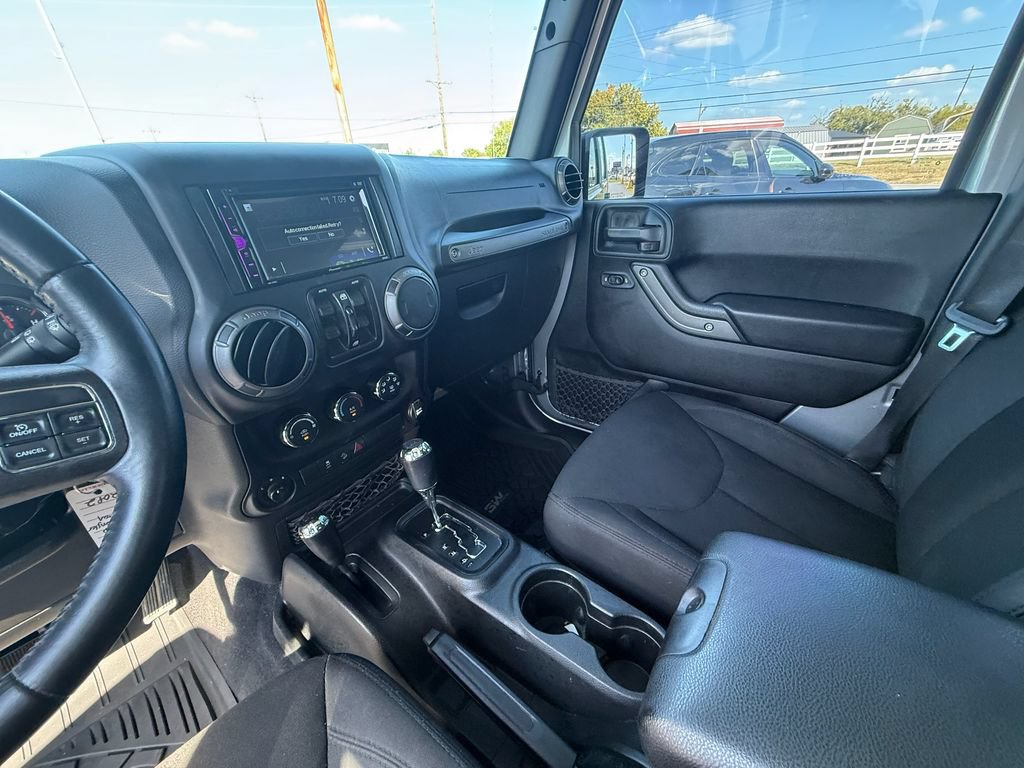 Used 2018 Jeep Wrangler Unlimited Sport S AWD/4WD image 15