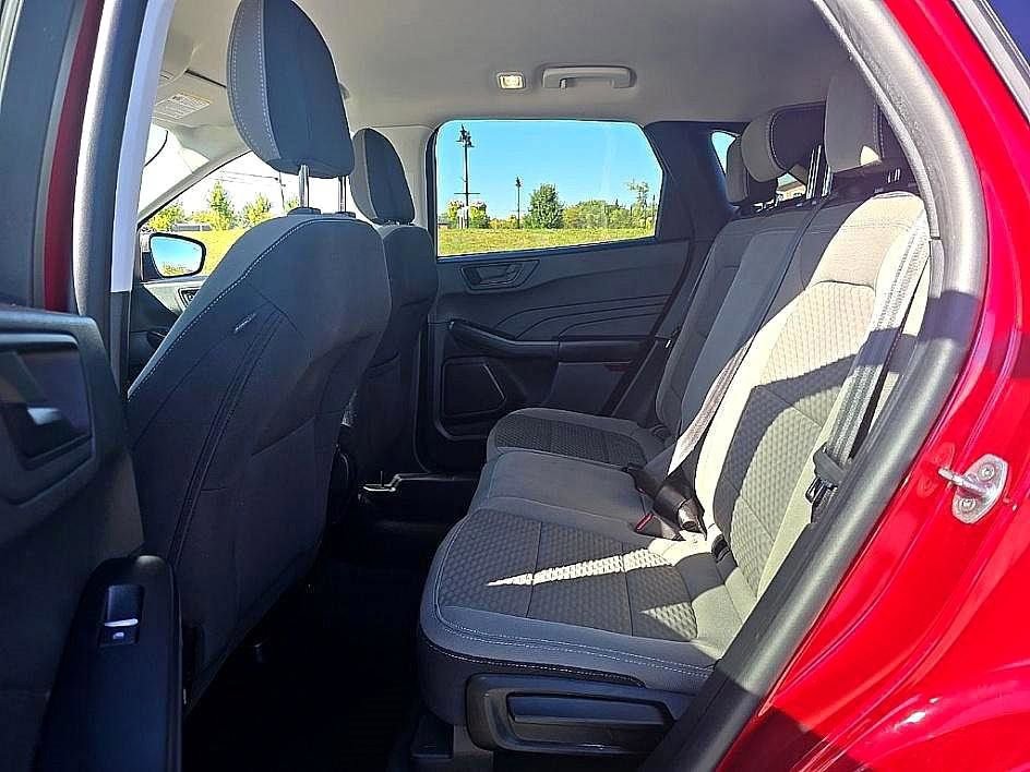 Used 2022 Ford Escape SE w/ Cold Weather Package image 24