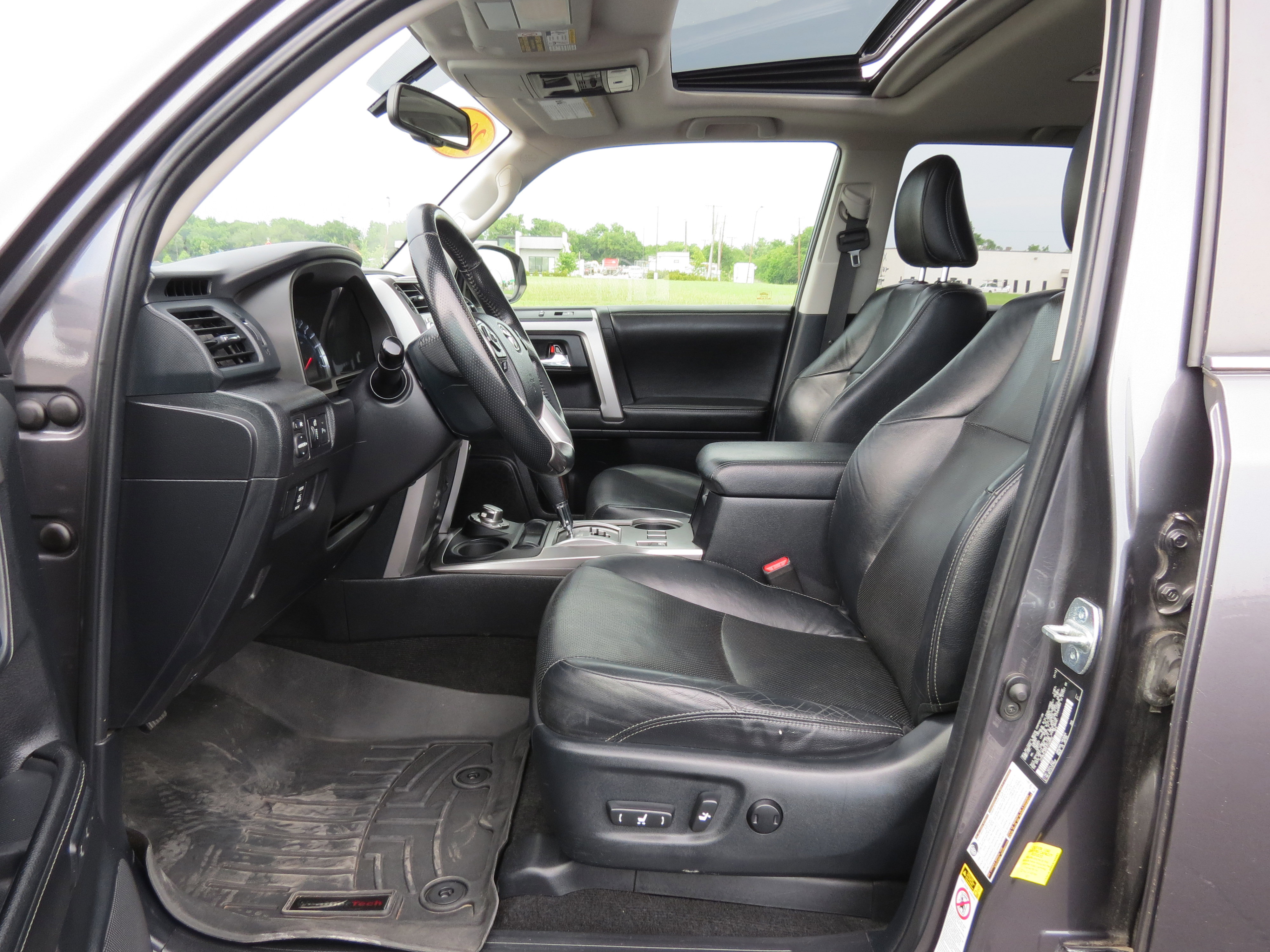 Used 2014 Toyota 4Runner Limited image 35