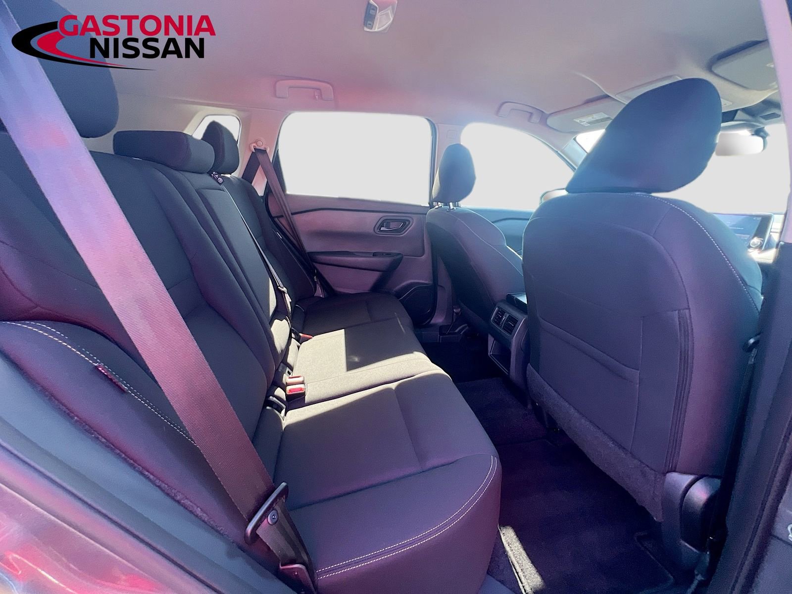 Used 2025 Nissan Rogue S FWD image 35