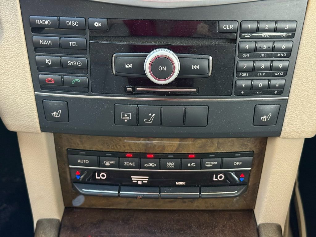 Used 2010 Mercedes-Benz E 350 4MATIC Sedan image 14