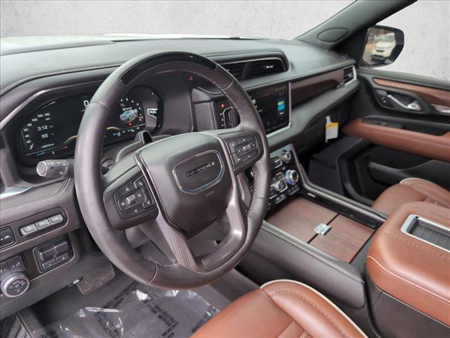 Used 2023 GMC Yukon XL Denali Ultimate image 8