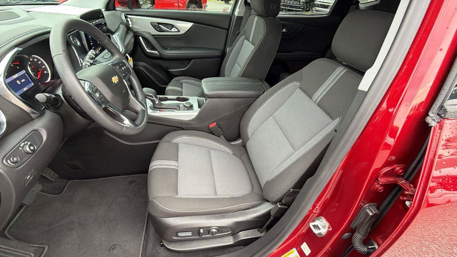 New 2026 Chevrolet Blazer LT w/ Convenience Package FWD image 4