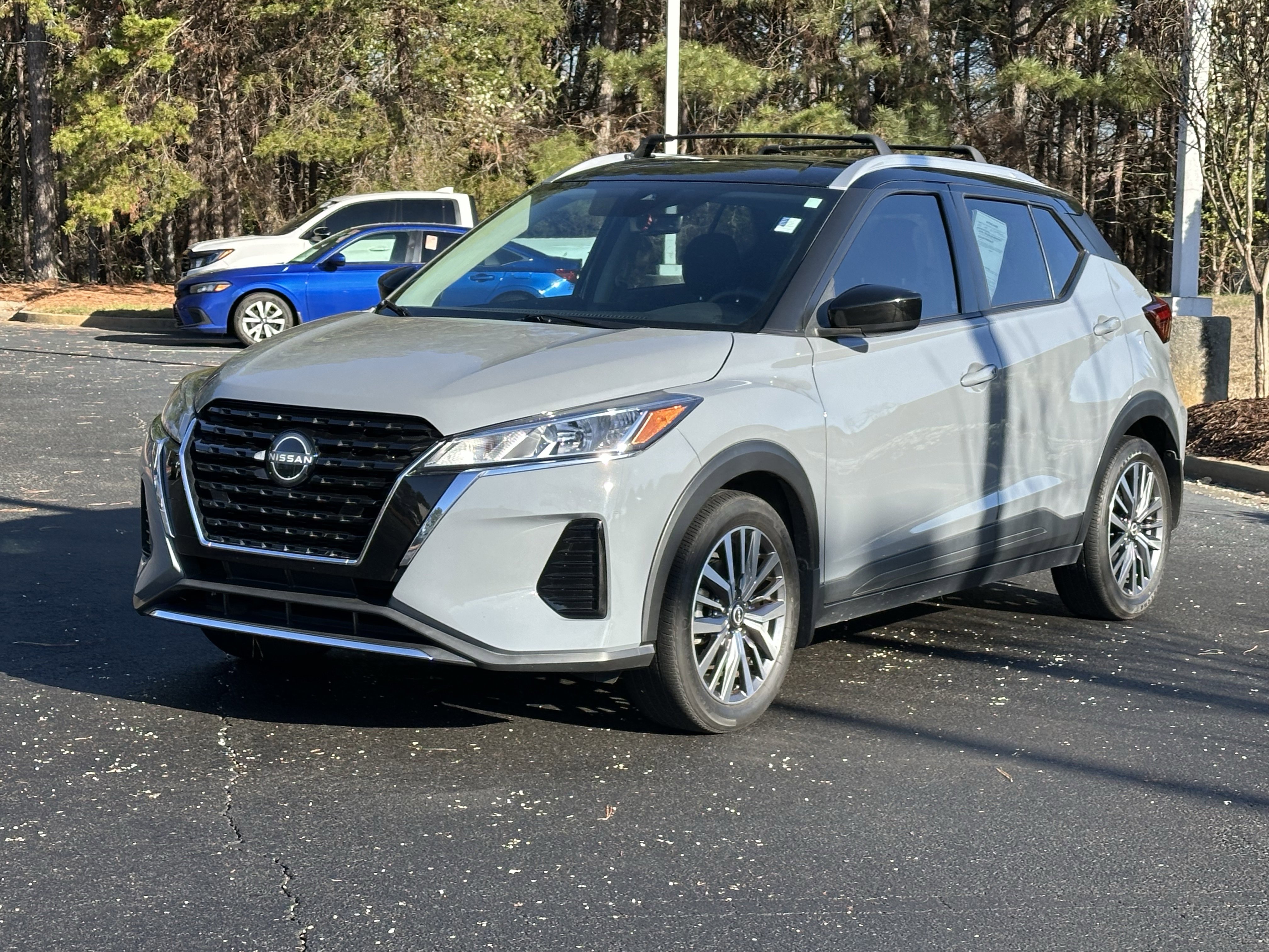 Used 2023 Nissan Kicks SV image 5