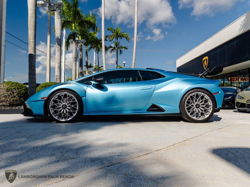 Used 2023 Lamborghini Huracan STO image 2