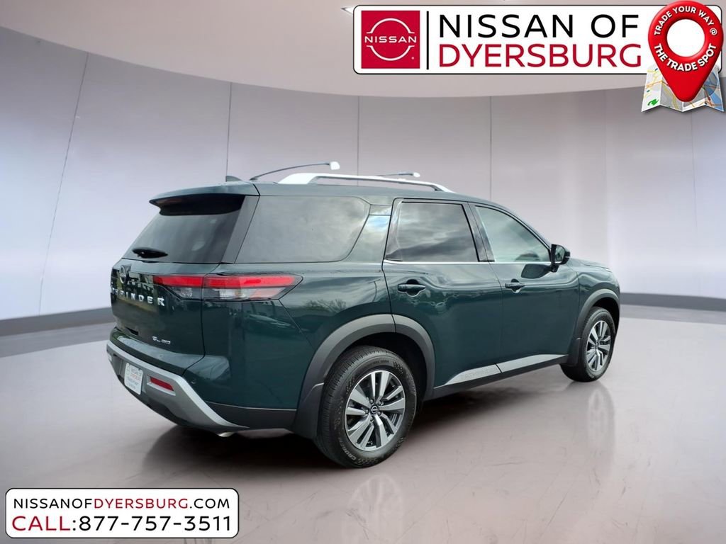 Used 2025 Nissan Pathfinder SL AWD/4WD image 3