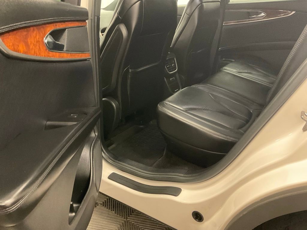 Used 2017 Lincoln MKX Select w/ Select Plus Package AWD/4WD image 27
