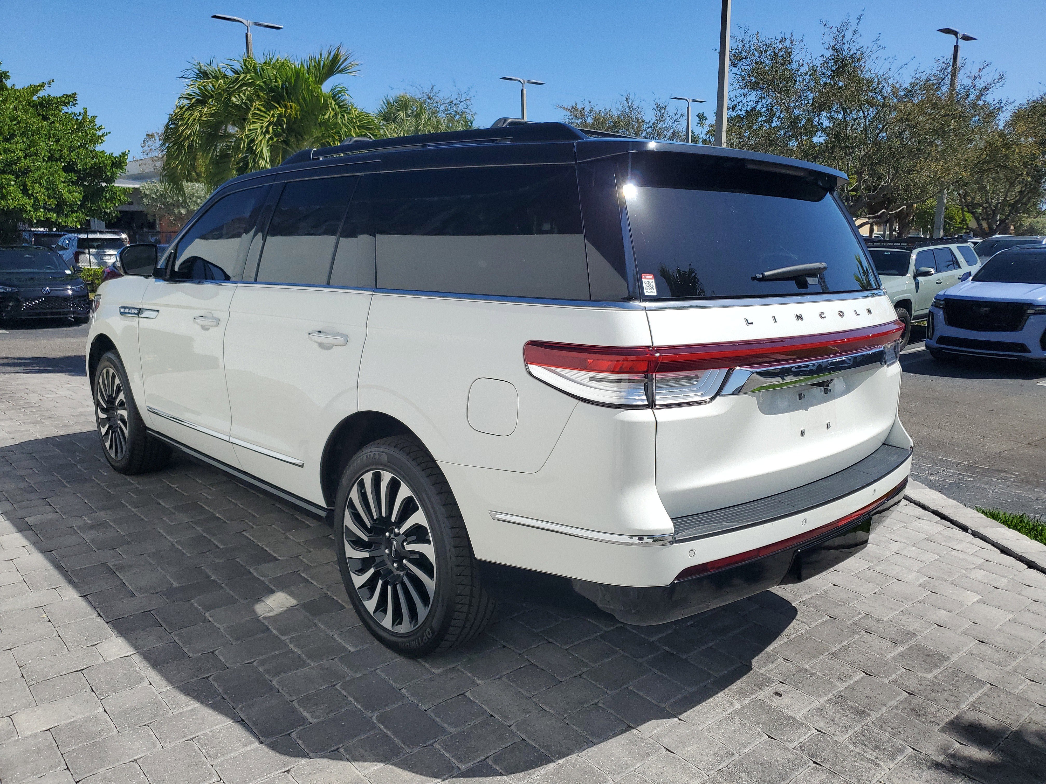 Used 2023 Lincoln Navigator Black Label image 4