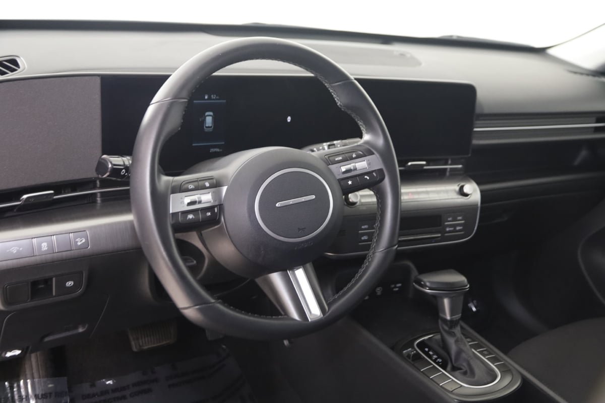 Used 2024 Hyundai Kona SEL FWD image 6