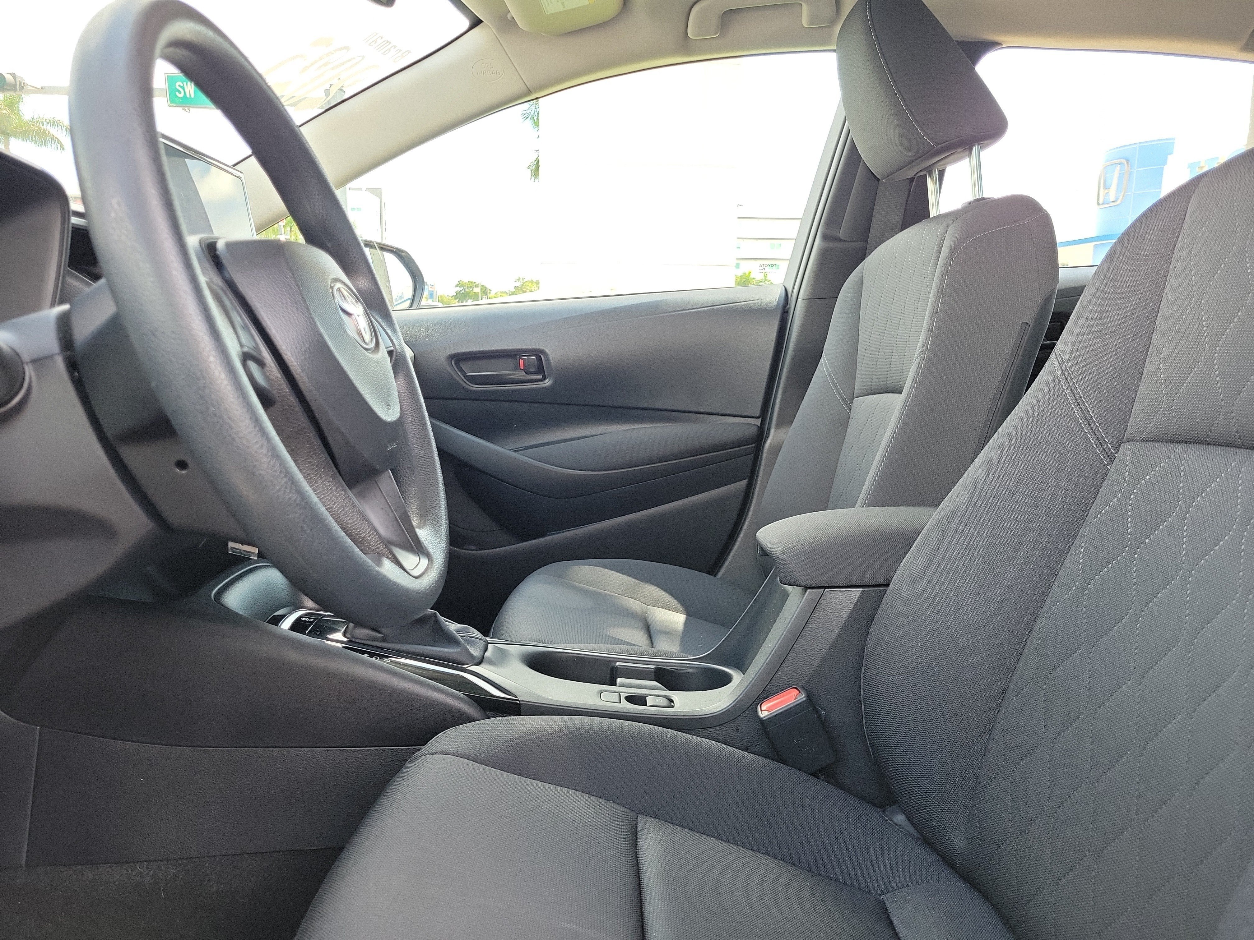 Used 2025 Toyota Corolla LE FWD image 18