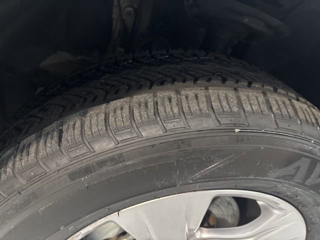 Used 2022 Toyota RAV4 XLE image 38