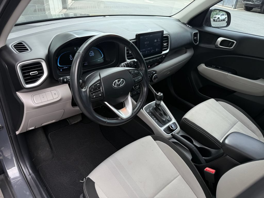 Used 2023 Hyundai Venue SEL w/ Cargo Package FWD image 23