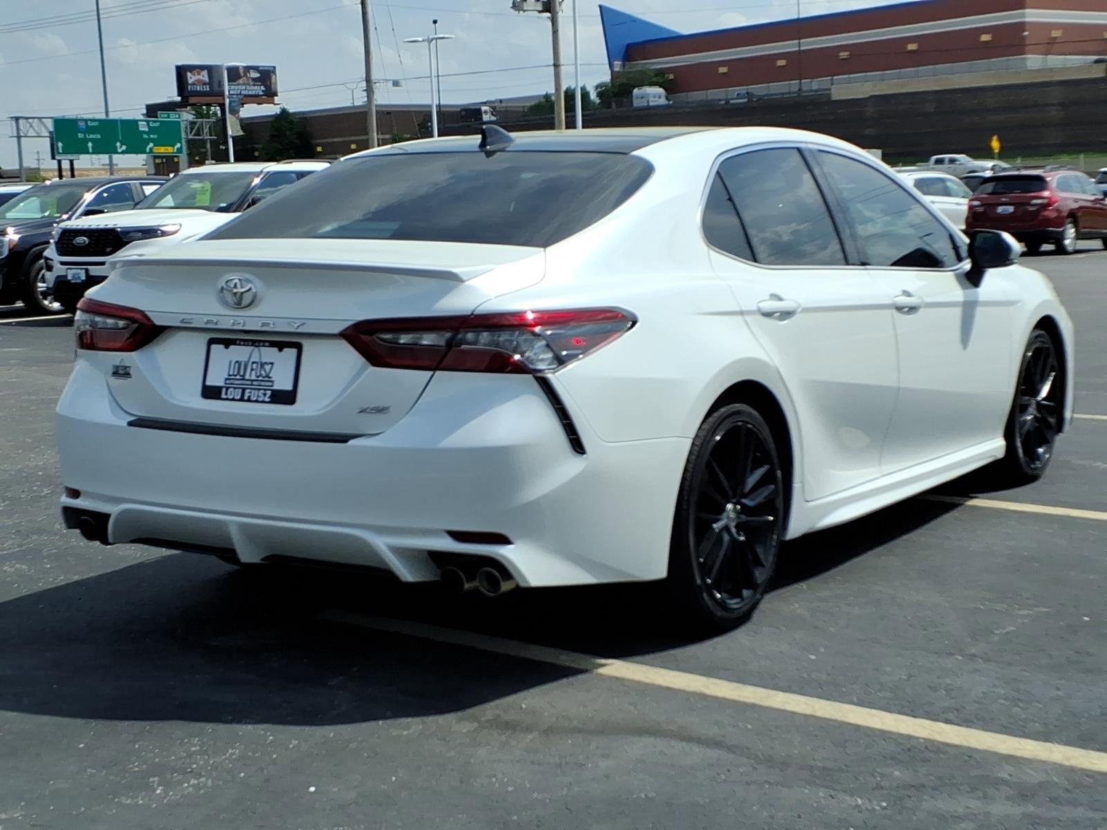 Used 2021 Toyota Camry XSE image 27
