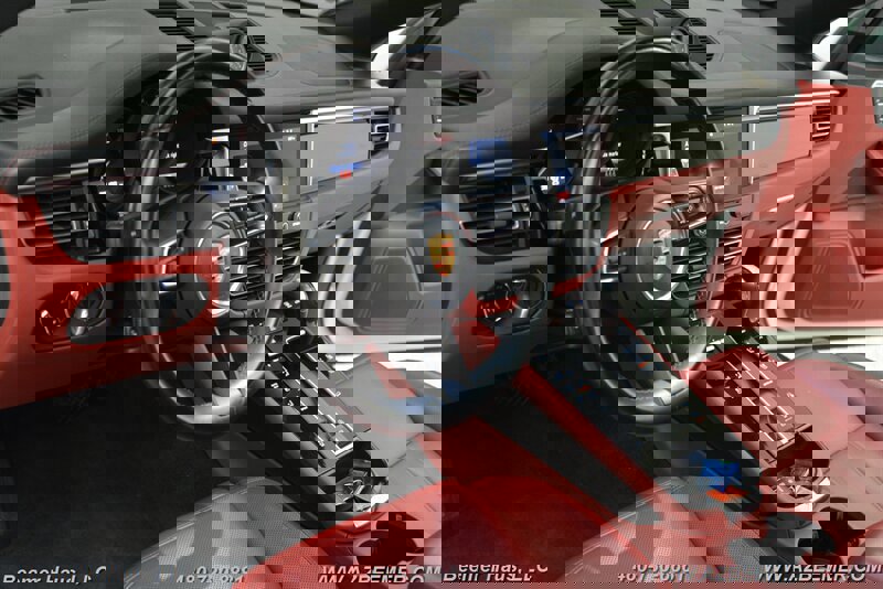 Used 2023 Porsche Macan image 13