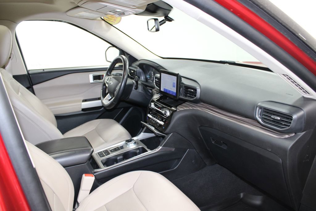 Used 2021 Ford Explorer Limited w/ Equipment Group 301A image 31