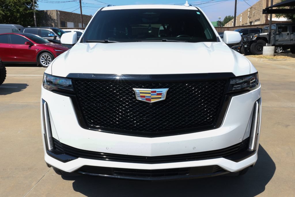 Used 2022 Cadillac Escalade Sport Platinum w/ Heavy-Duty Trailer Package AWD/4WD image 2
