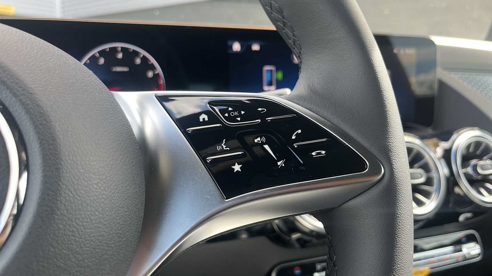 New 2026 Mercedes-Benz GLA 250 4MATIC image 39