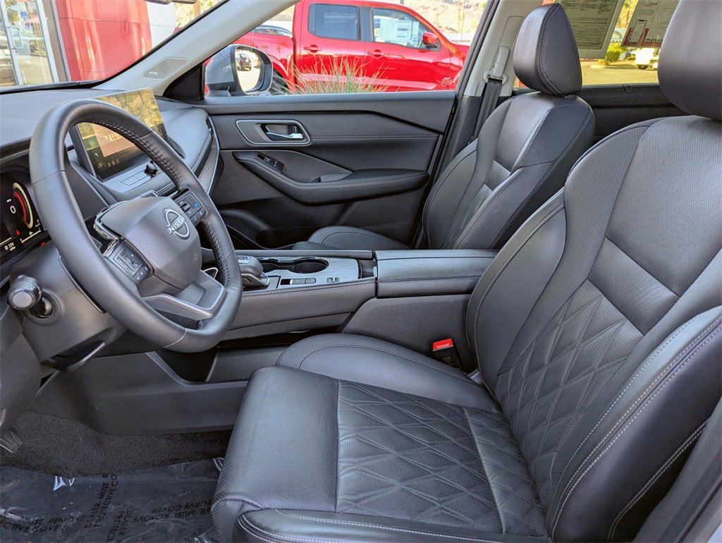 Certified 2025 Nissan Rogue Platinum w/ Platinum Premium Package image 13