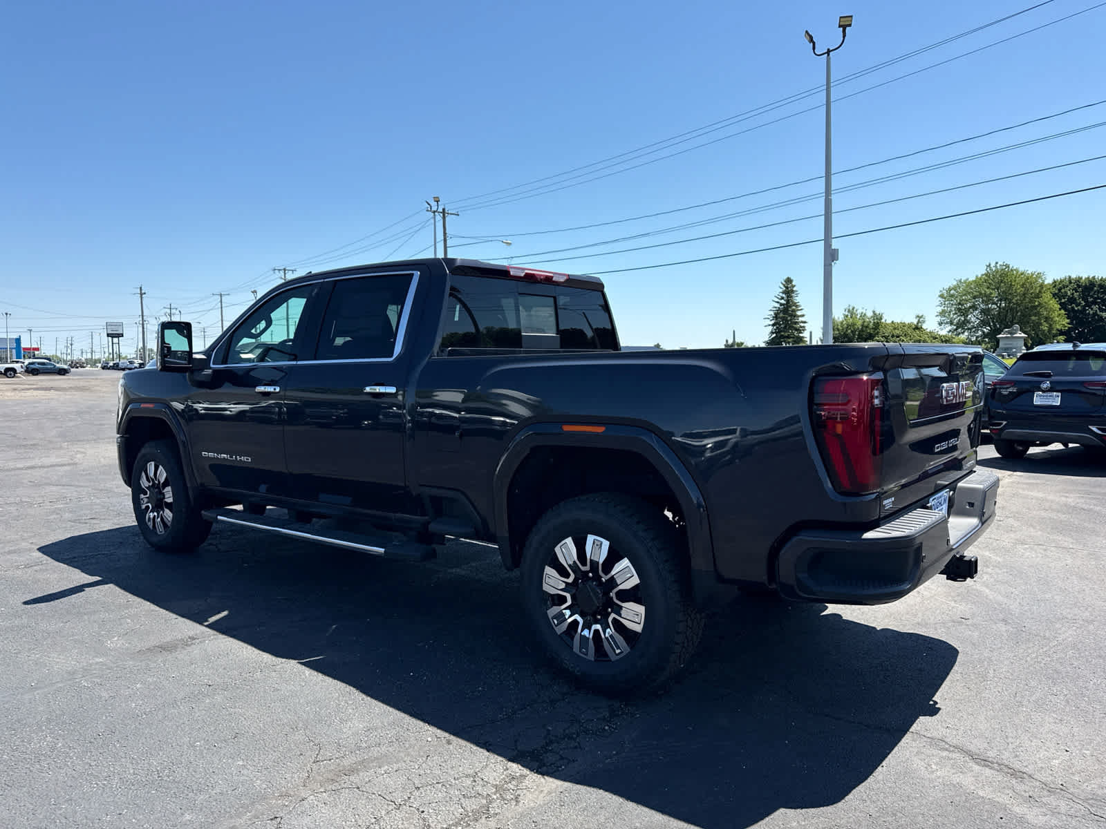 New 2026 GMC Sierra 3500 Denali w/ Denali Reserve Package AWD/4WD image 3