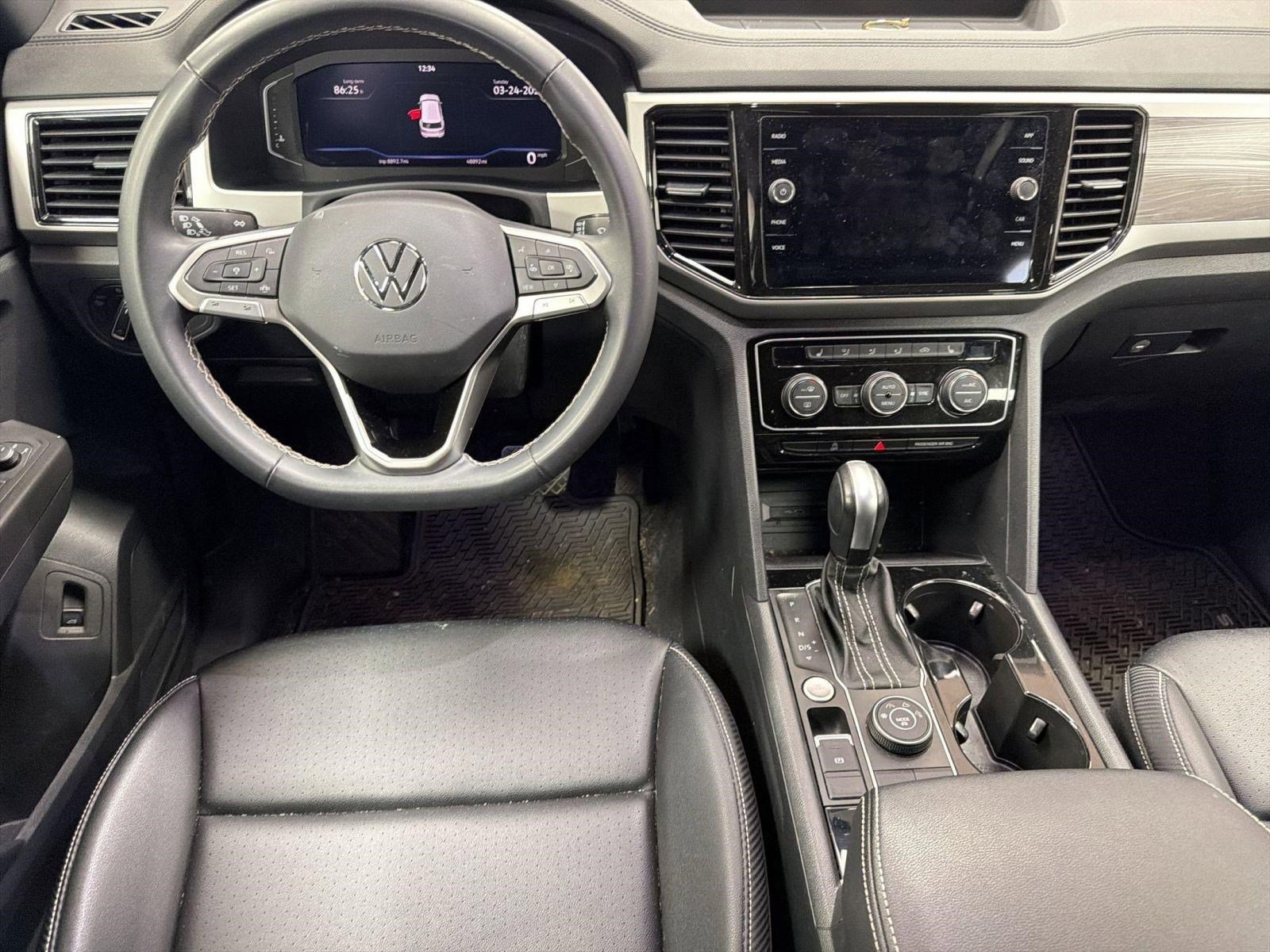 Used 2023 Volkswagen Atlas Cross Sport SE w/ Black Wheel Package image 4